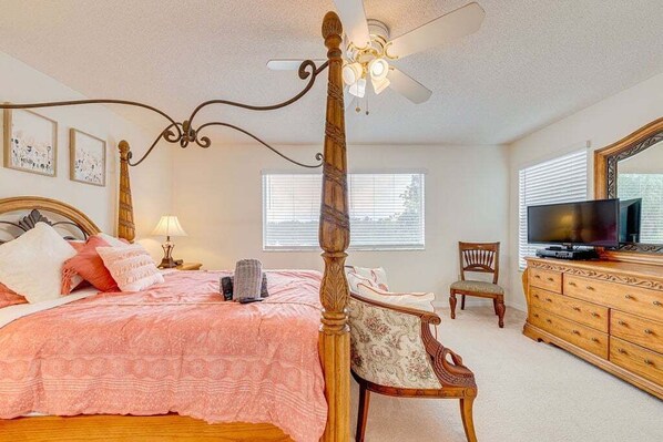 4 bedrooms, iron/ironing board, free WiFi, bed sheets