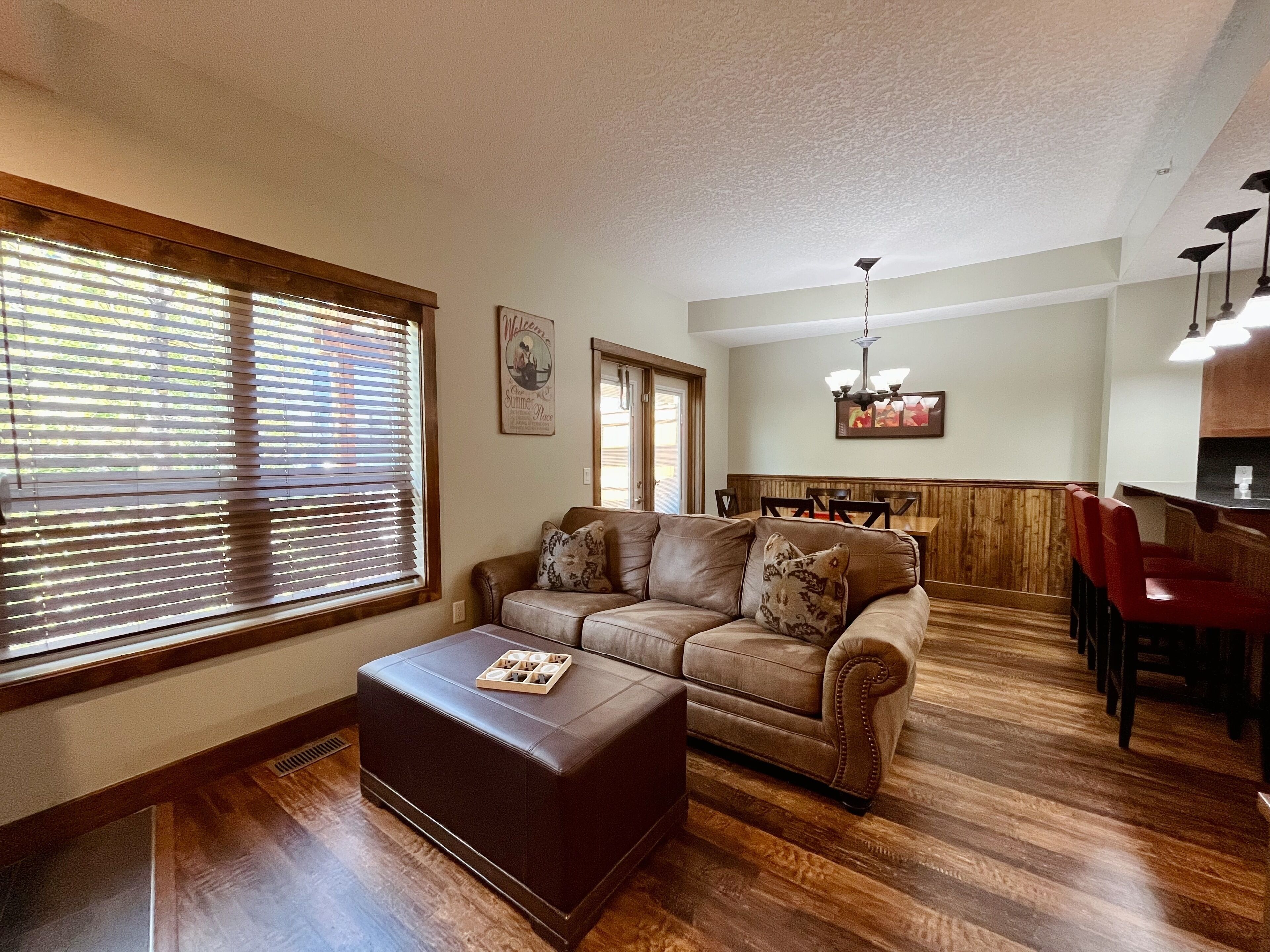 Smart-TV, peis og DVD-spiller