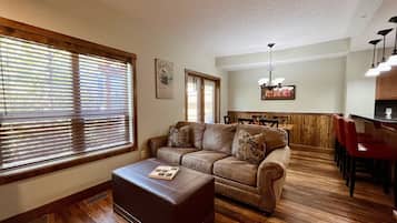 Smart-TV, peis og DVD-spiller