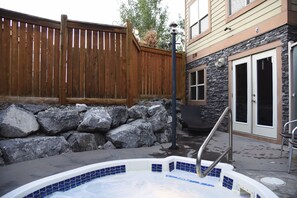 Baignoire à remous extérieure