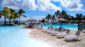 Outdoor pool, a heated pool - Vanille Caraibes Studio with pool and beach (saint francois)