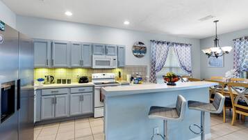 別墅 | 私人廚房 | 電冰箱、微波爐、烤箱、爐台