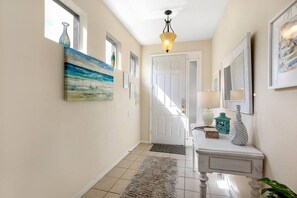 Villa | Interior - Disneyarea - Stay 10 - Hottub - Pool - Petfriendly (Davenport)