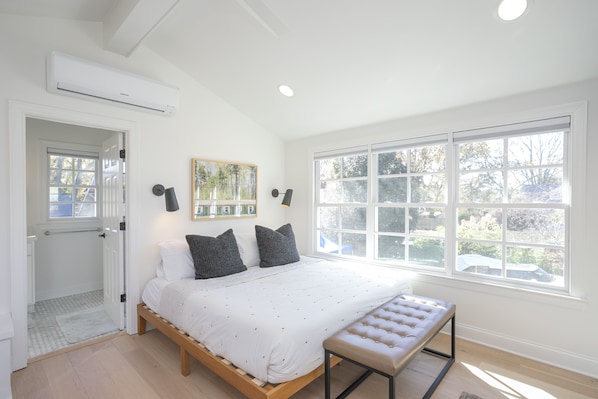 1 bedroom, iron/ironing board, free WiFi, bed sheets - King Studio Near Downtown | Walk to Nissan Stadium | East Nashville Favorite! (Nashville)