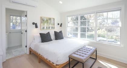 King Studio Near Downtown | Walk to Nissan Stadium | East Nashville Favorite!