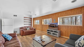 TV, fireplace, offices