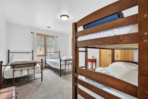 5 Schlafzimmer, Bügeleisen/Bügelbrett, WLAN, Bettwäsche