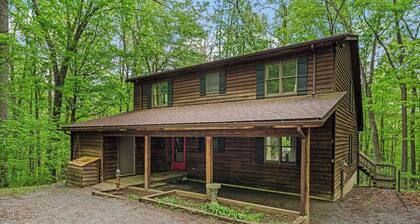 Huge Cabin w Hot Tub, Deck, Grill & WiFi