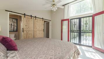 2 quartos, ferros/tábuas de passar roupa, Wi-Fi, roupa de cama