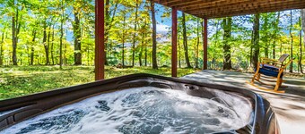 Family cabin w/hot tub, deck & BBQ