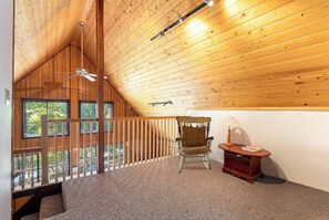 Interior - Cozy woodland cabin w/ hot tub & deck (Berkeley Springs)