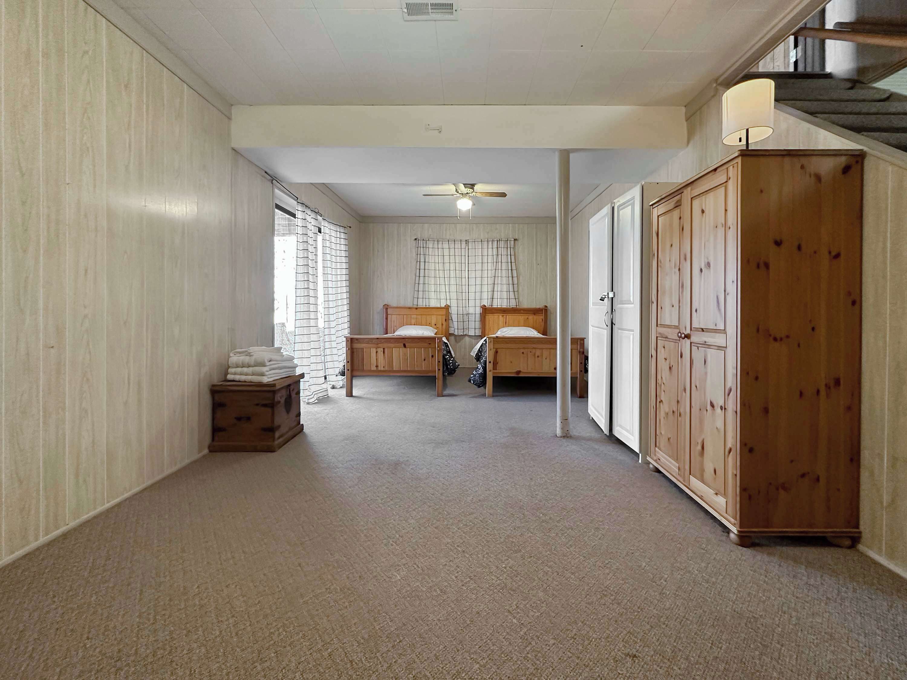 4 slaapkamers, een strijkplank/strijkijzer, wifi, beddengoed