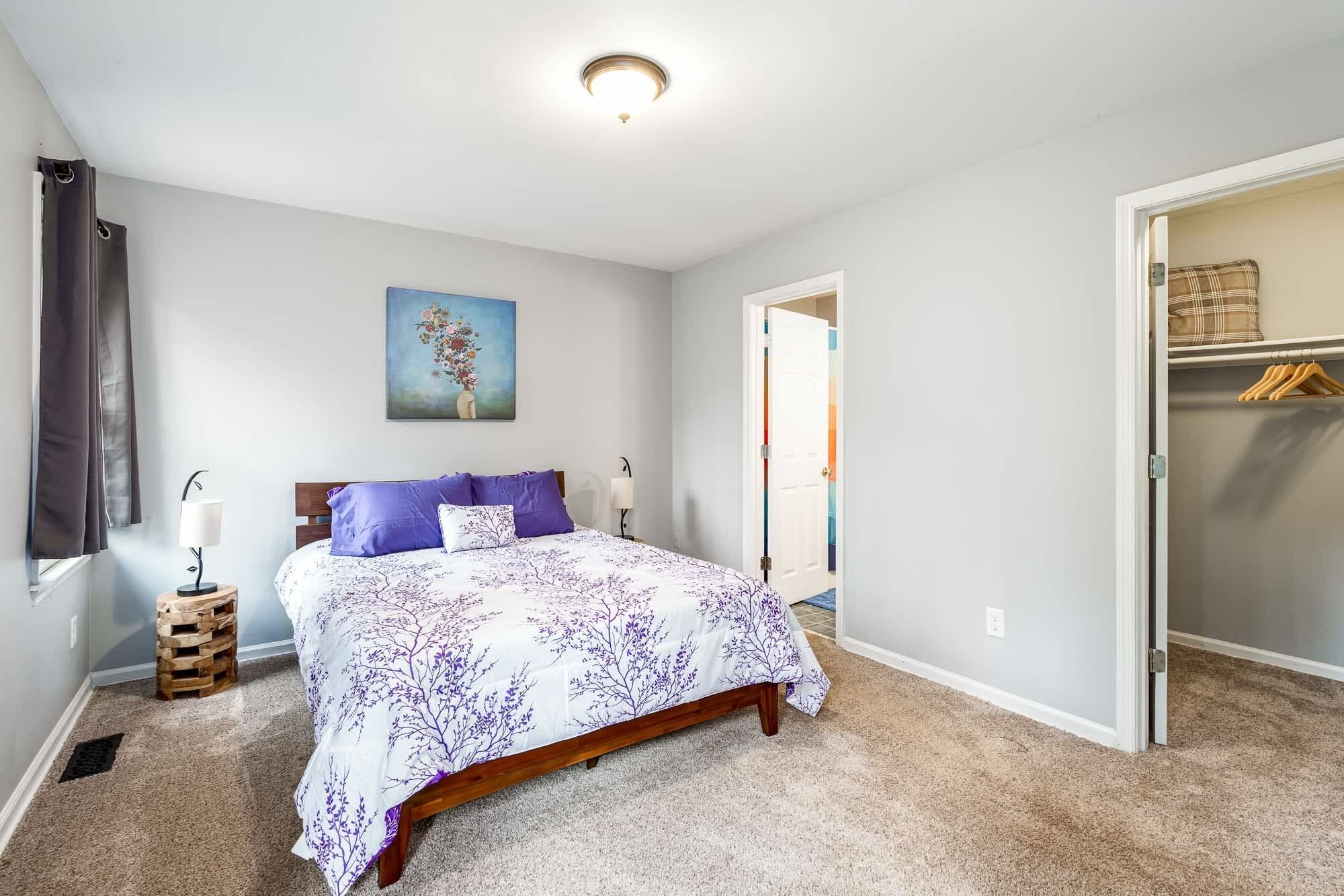 3 chambres, fer et planche à repasser, Wi-Fi, draps fournis