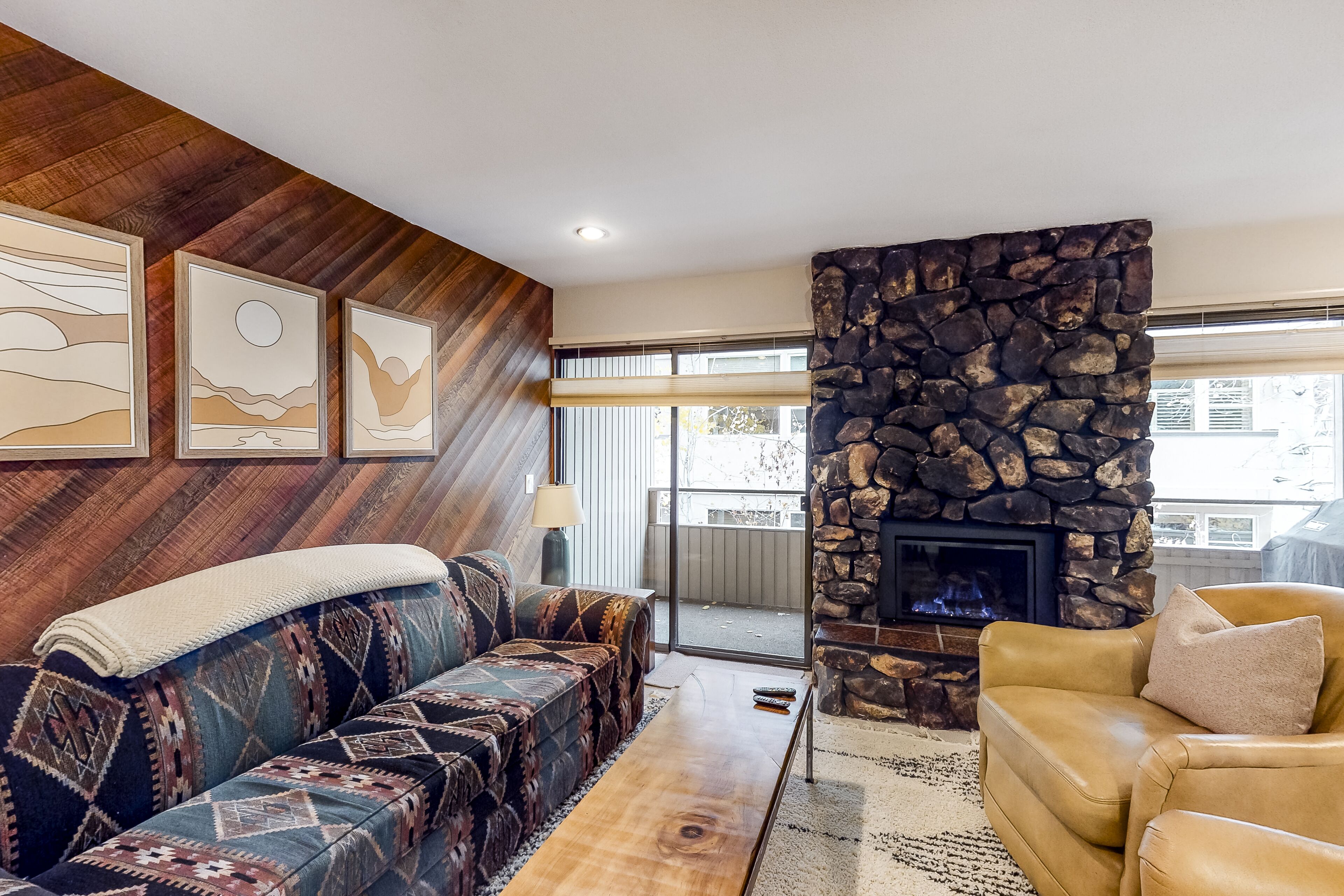 Modern Mountain Gem near Lifts w/Free WiFi, Gas Fireplace, Shared Hot Tub/Sauna