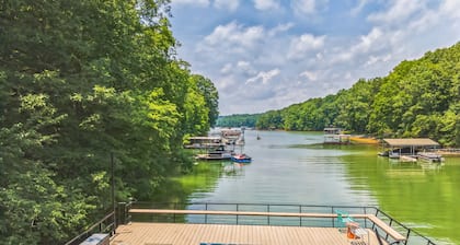 lake life with hot tub, relaxing getaway on the lake, your home away from home.