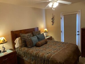 3 bedrooms, desk, iron/ironing board, travel cot