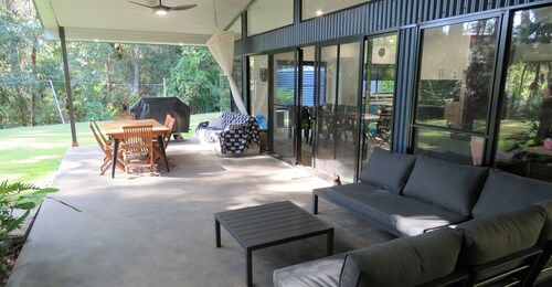 THE GLEN - 3 BEDROOM RAINFOREST RETREAT