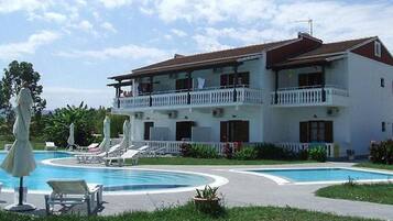 Piscina a l'aire lliure