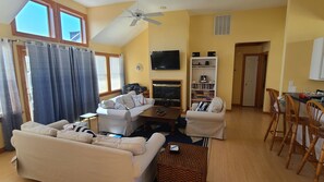 Smart TV, DVD player, books, video library - Beach Block Ocean Sands Bright Beautiful Beach House -Second Chance (Corolla)