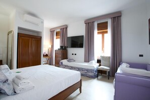 Room - Saint Peter Six Rooms And Suites (Rome)