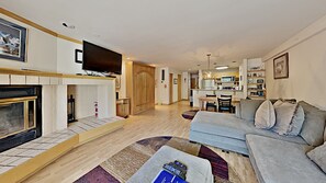 Lägenhet - 2 queensize-sängar - utsikt mot resort (Liftside 205) | Exteriör