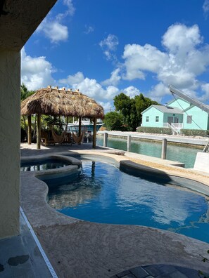 Outdoor pool, a heated pool - Florida keys Waterfront,Forever Summer (Summerland Key)