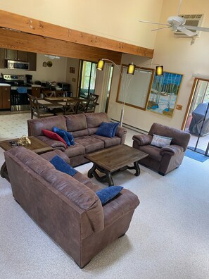 Smart TV, fireplace, offices
