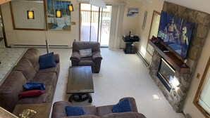 Unclassified image, 2 of 42, button - Gold Rated Community with so much to do ! Pools & beaches, golf & Tiki Bar (Lake Ariel)