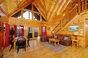 Smart TV, fireplace - Beautiful 3BR w/king beds cabin with AMAZING VIEW! (Sevierville)