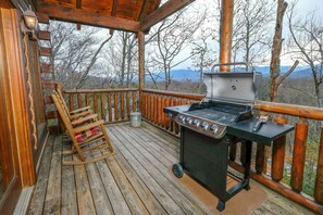 Property grounds - Beautiful 3BR w/king beds cabin with AMAZING VIEW! (Sevierville)