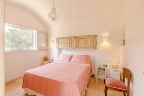 2 slaapkamers, een strijkplank/strijkijzer, gratis wifi, beddengoed