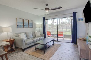 Smart TV - Stunning 1 Bed 1 Bath Condo with Heated Pool B-15 (St. Augustine)