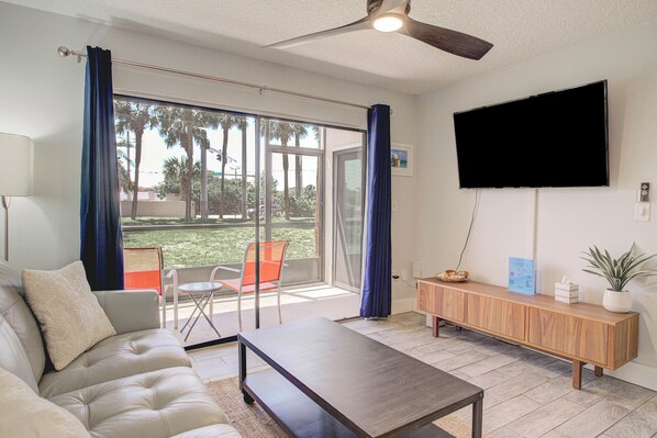 Smart TV - Stunning 1 Bed 1 Bath Condo with Heated Pool B-15 (St. Augustine)