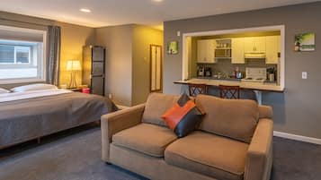 Condo dành cho gia đình | Phòng khách | Lò sưởi