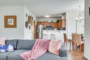 TV - Private Patio + Yard: Home By Tinker & Hospitals! (Oklahoma City)