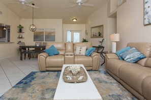 Smart TV, offices - Pelican Paradise - Family-Home with swimming pool  (Cape Coral)