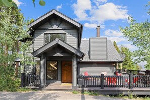 Exterior - The Duck House is a charming ski in / ski out home. (Breckenridge)