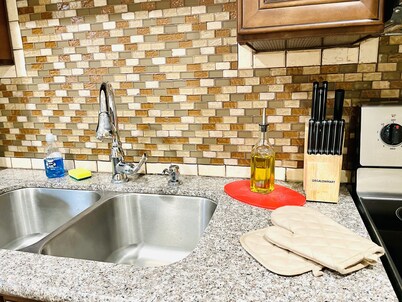 Condo,2Bedrooms,Sale,Strip,BOOK,Las Vegas,LVCC,SemaShow,wifi,SALE,pool,CES26