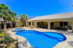 Piscine extérieure, piscine chauffée