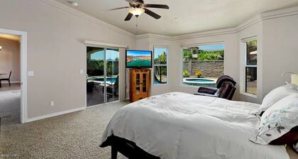 Cozy Island House with Heated Pool