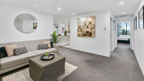 Living area - Circle on Cavill Apartments - Q Stay (Surfers Paradise)