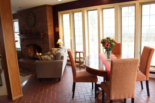  5 minutes from Notre Dame - Spacious 4 Bedroom Home