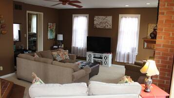 TV, fireplace, DVD player, books