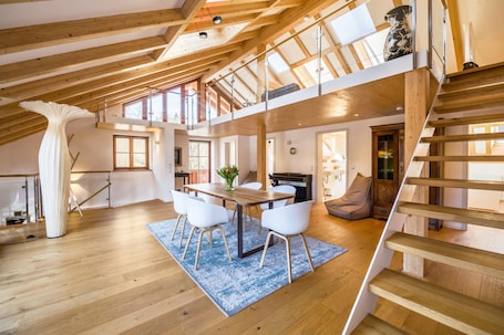Interior. Maisonette Apartment at Lake Wössen with Lake View and private entrance