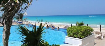 Bsea Cancun Plaza Hotel
