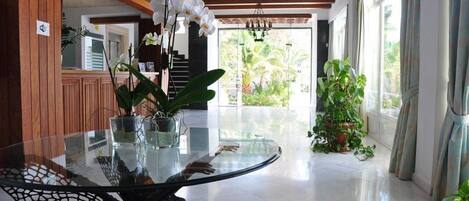 تناول الطعام