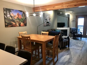 Dining - Cozy Mountainside, on Rec Path and Summit Stage, walk into Frisco  (Frisco)