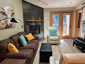 Smart TV, fireplace, DVD player, table football