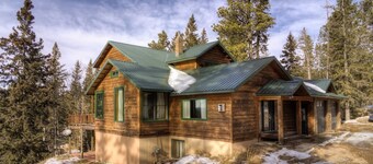 Lost Camp Lodge just a few blocks from Terry Peak