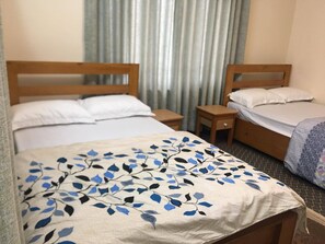 2 bedrooms, iron/ironing board, WiFi